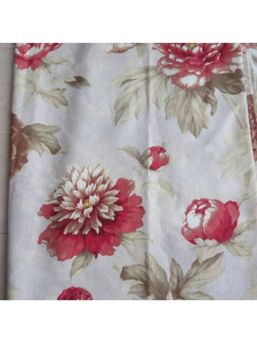 Vintage Floral Fabric Shower Curtain Beige Red 68